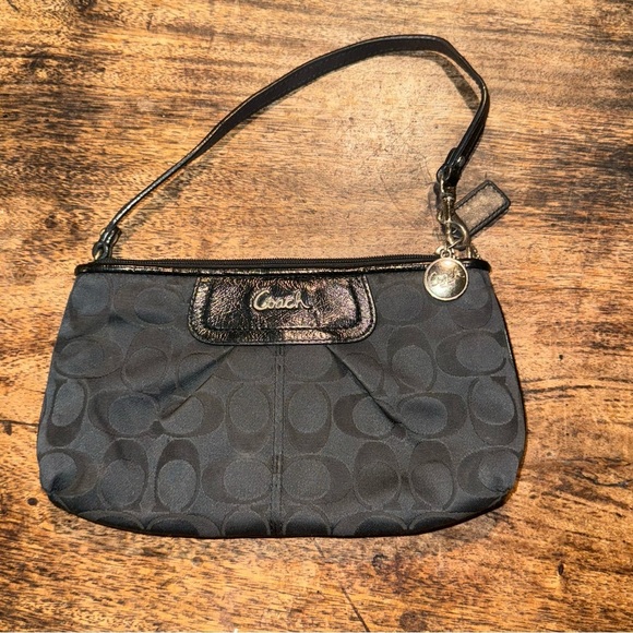 Coach Black Signature Wristlet Clutch with Leather Trim hang tags attached - Picture 2 of 16
